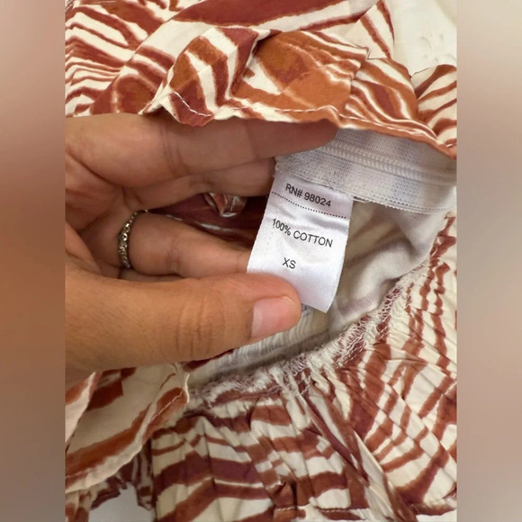 LOVE THE LABEL ANTHROPOLOGIE LOVE THE LABEL SMOCKED EYELET PUFF SLEEVE BLOUSE - Picture 7 of 12